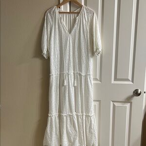 Chic Eyelet White Lace Long Sleeve Dress